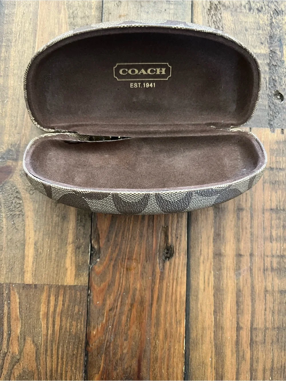 Coach Sunglasses Case Brown Signature Hard Case with Cleaning Cloth see‎ flaws